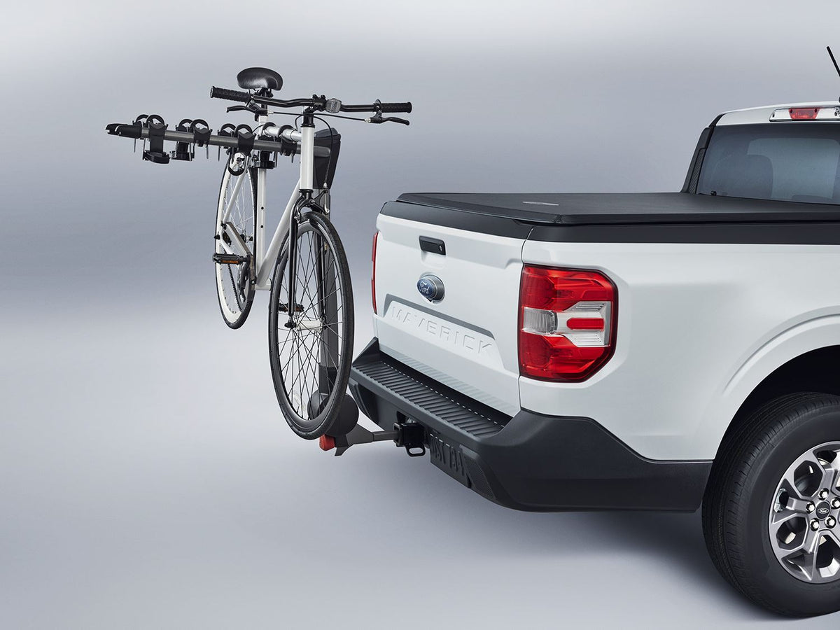 YAKIMA HITCH MOUNTED TILTING BICYCLE RACK FOR 4 BIKES